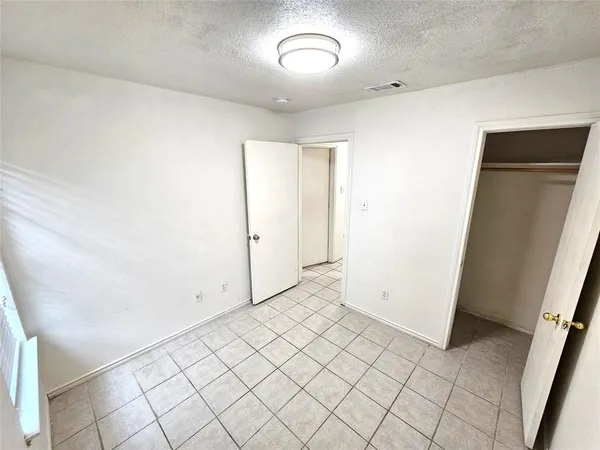 $330,000 | 2837 Avenue J, Fort Worth, TX 76105