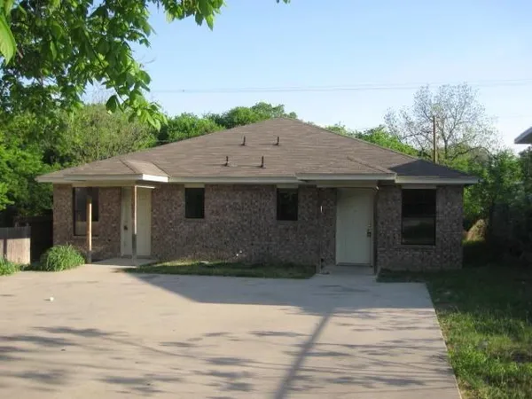 $330,000 | 2837 Avenue J, Fort Worth, TX 76105