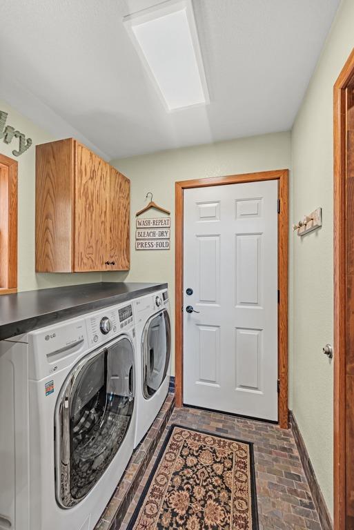 4607 Meadowlark Way Placerville, CA 95667 - Photo 22 of 58 Laundry room with cabinets.