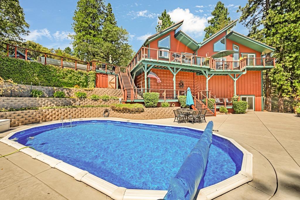 4607 Meadowlark Way Placerville, CA 95667 - Photo 32 of 58 Pool area is very private. Great home for entertaining.