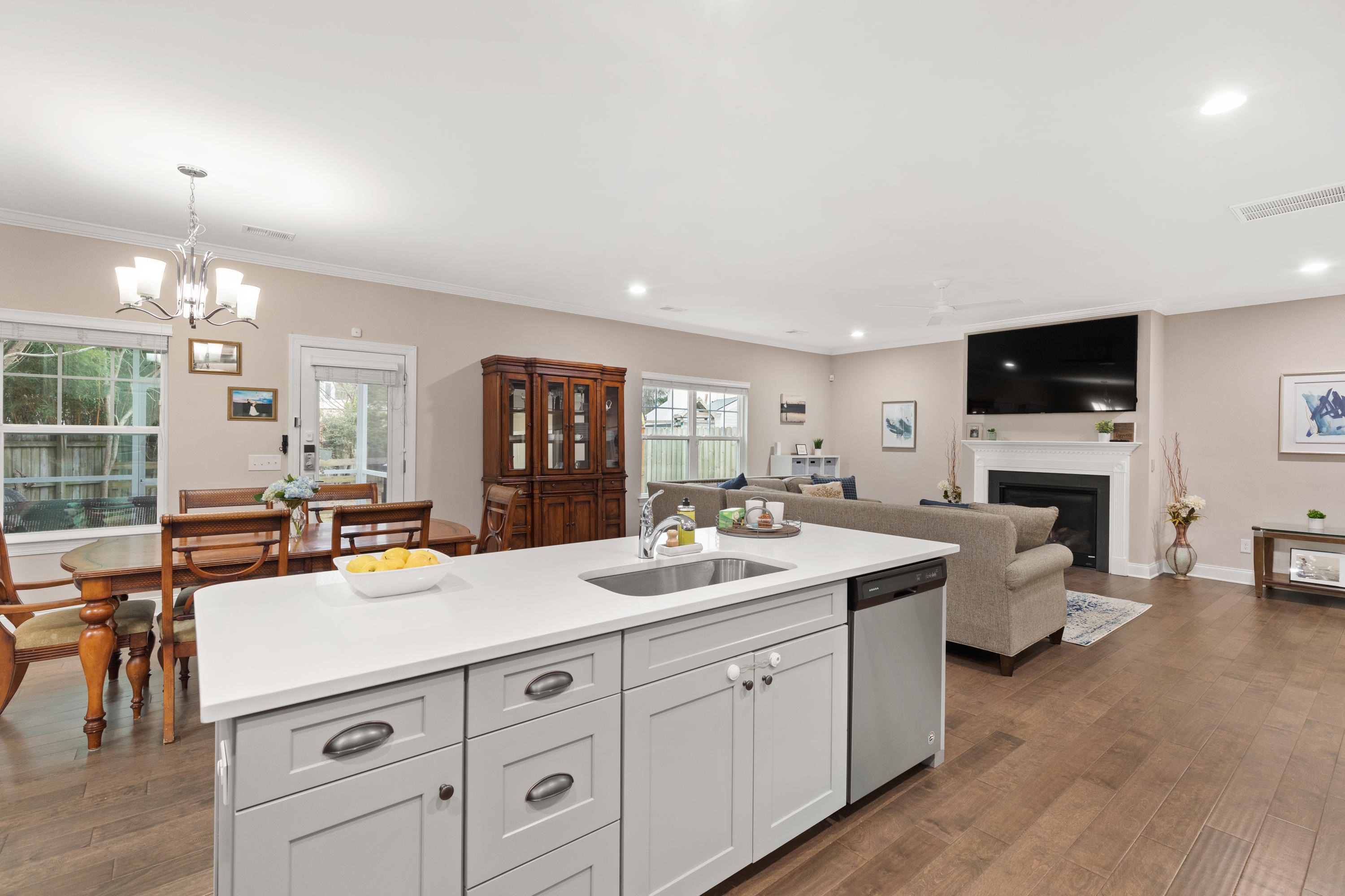 1067 Fort Johnson Road Charleston, SC 29412 - Photo 12 of 34 1067 kitchen 4