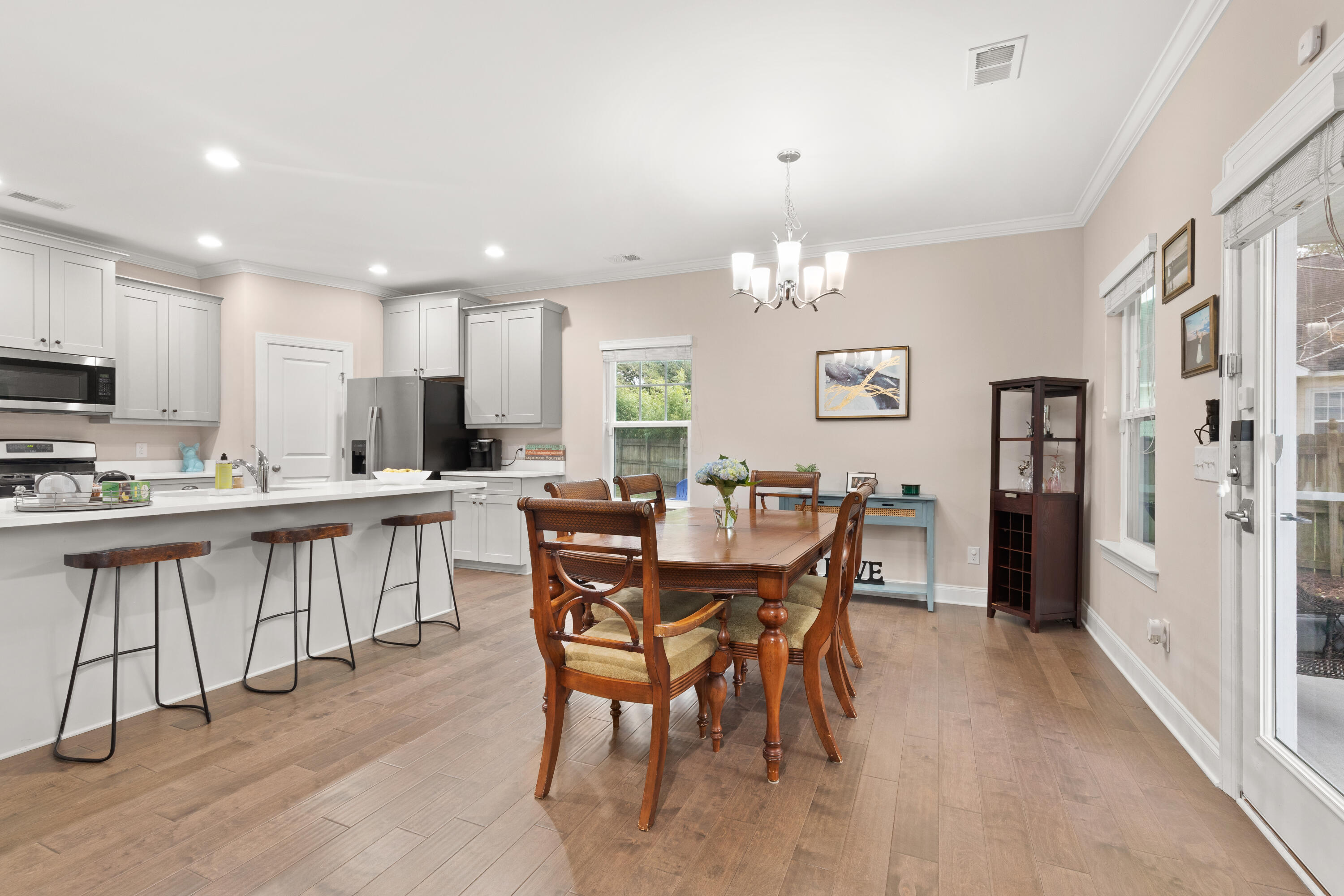 1067 Fort Johnson Road Charleston, SC 29412 - Photo 13 of 34 1067 dining: kitch