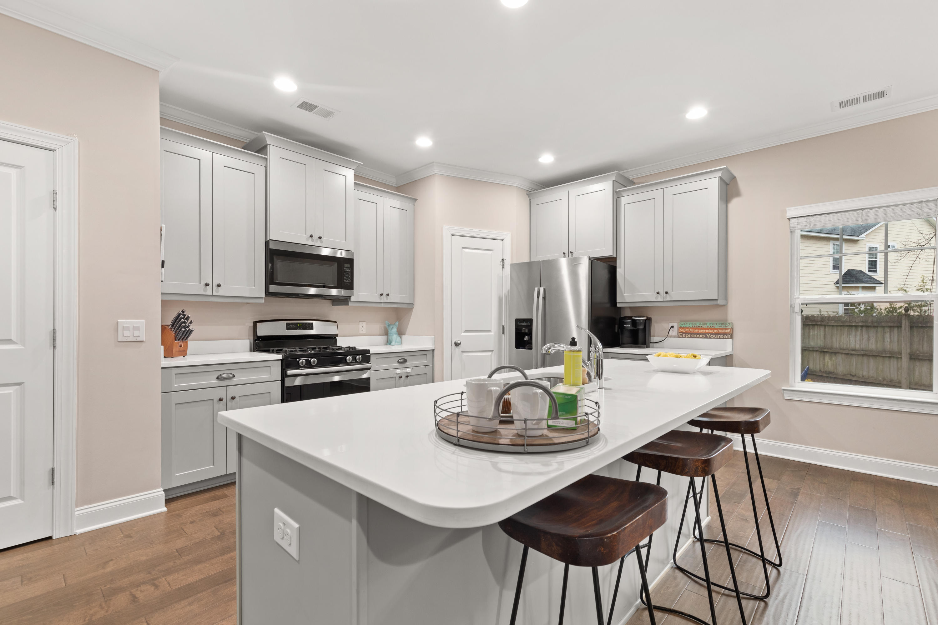 1067 Fort Johnson Road Charleston, SC 29412 - Photo 15 of 34 1067 kitchen2
