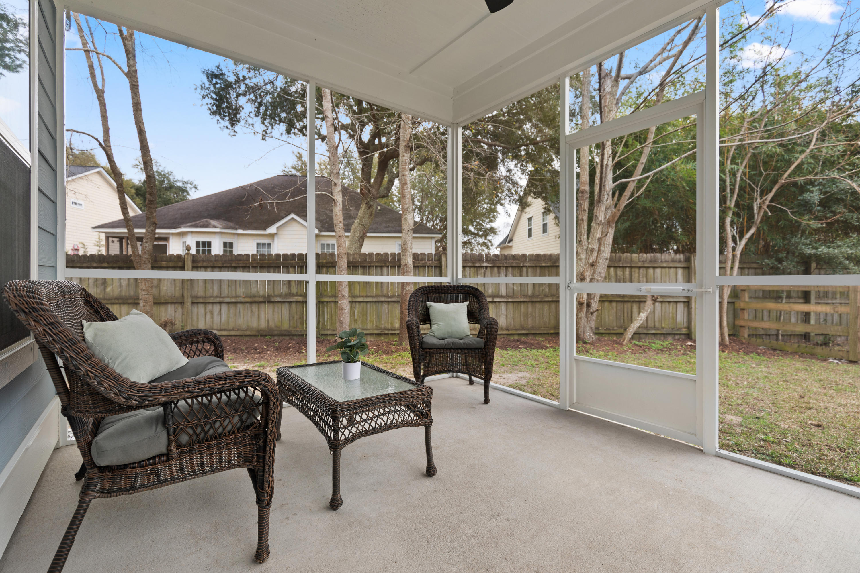 1067 Fort Johnson Road Charleston, SC 29412 - Photo 33 of 34 1067 screened