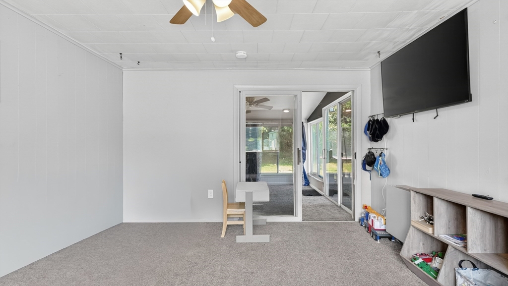 31 Shaker Road Westfield, MA 01085 - Photo 7 of 36