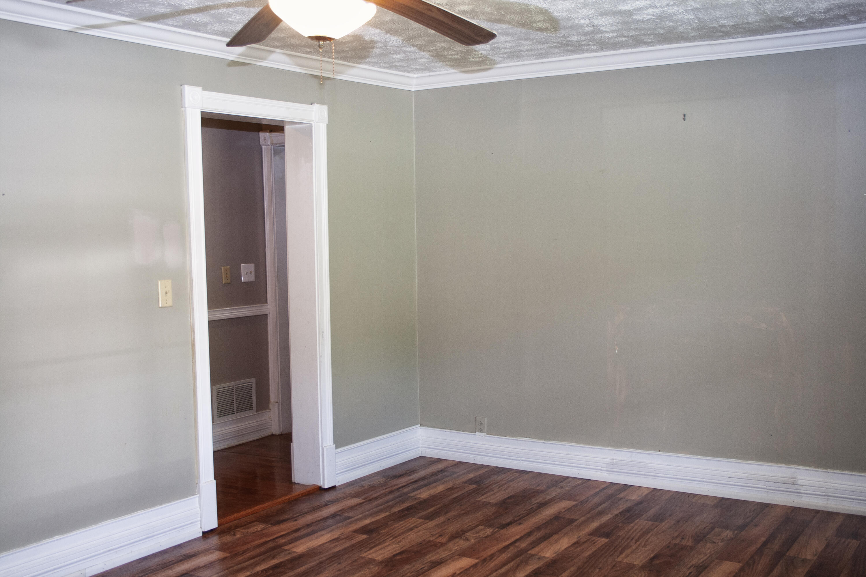 234 Evergreen Road Flat Lick, KY 40935 - Photo 15 of 33 Front Living Room