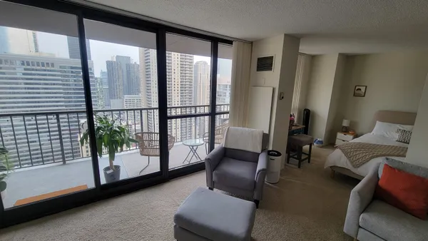 $2,000 | 10 East Ontario Street, Unit 3804, Chicago, IL 60611