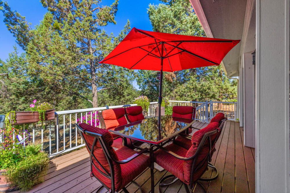 10046 Dowitcher Road Klamath Falls, OR 97601 - Photo 36 of 73 10046DowitcherRd-31