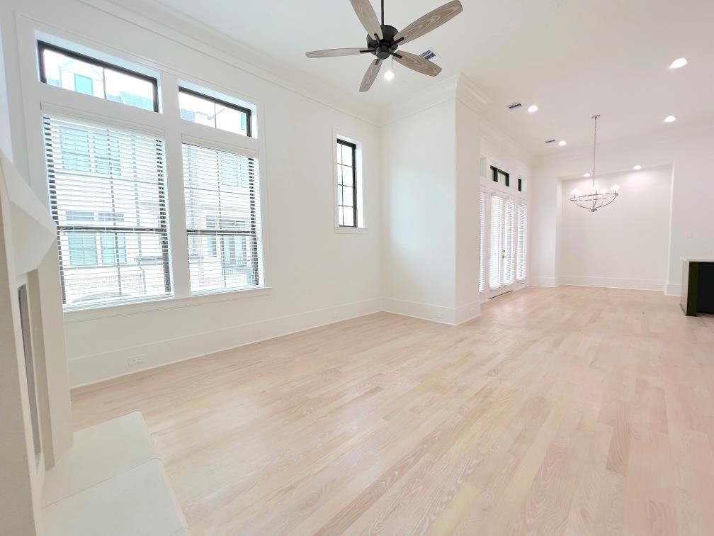 2122 Blalock Road, Unit B Houston, TX 77080 - Photo 7 of 45 a view of an empty room with a window