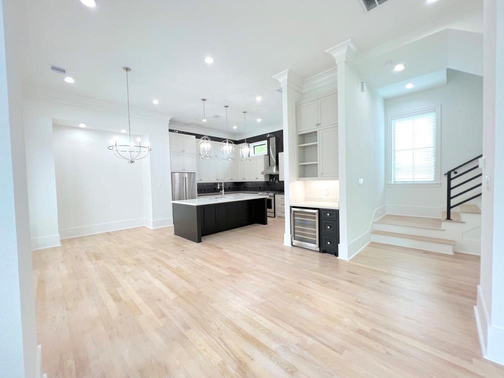 2122 Blalock Road, Unit B Houston, TX 77080 - Photo 10 of 45 a view of kitchen and refrigerator