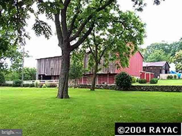 375 Grove Road Red Lion, PA 17356 - Photo 2 of 7