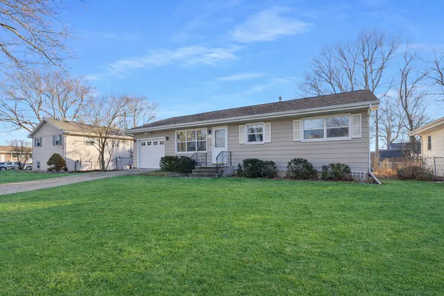 $190,000 | 1319 Rutledge Road, Bloomington, IL 61704