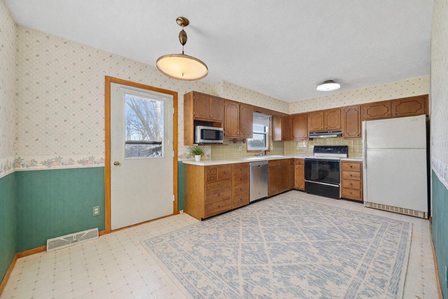 1319 Rutledge Road Bloomington, IL 61704 - Photo 5 of 31 Gallery Image 5