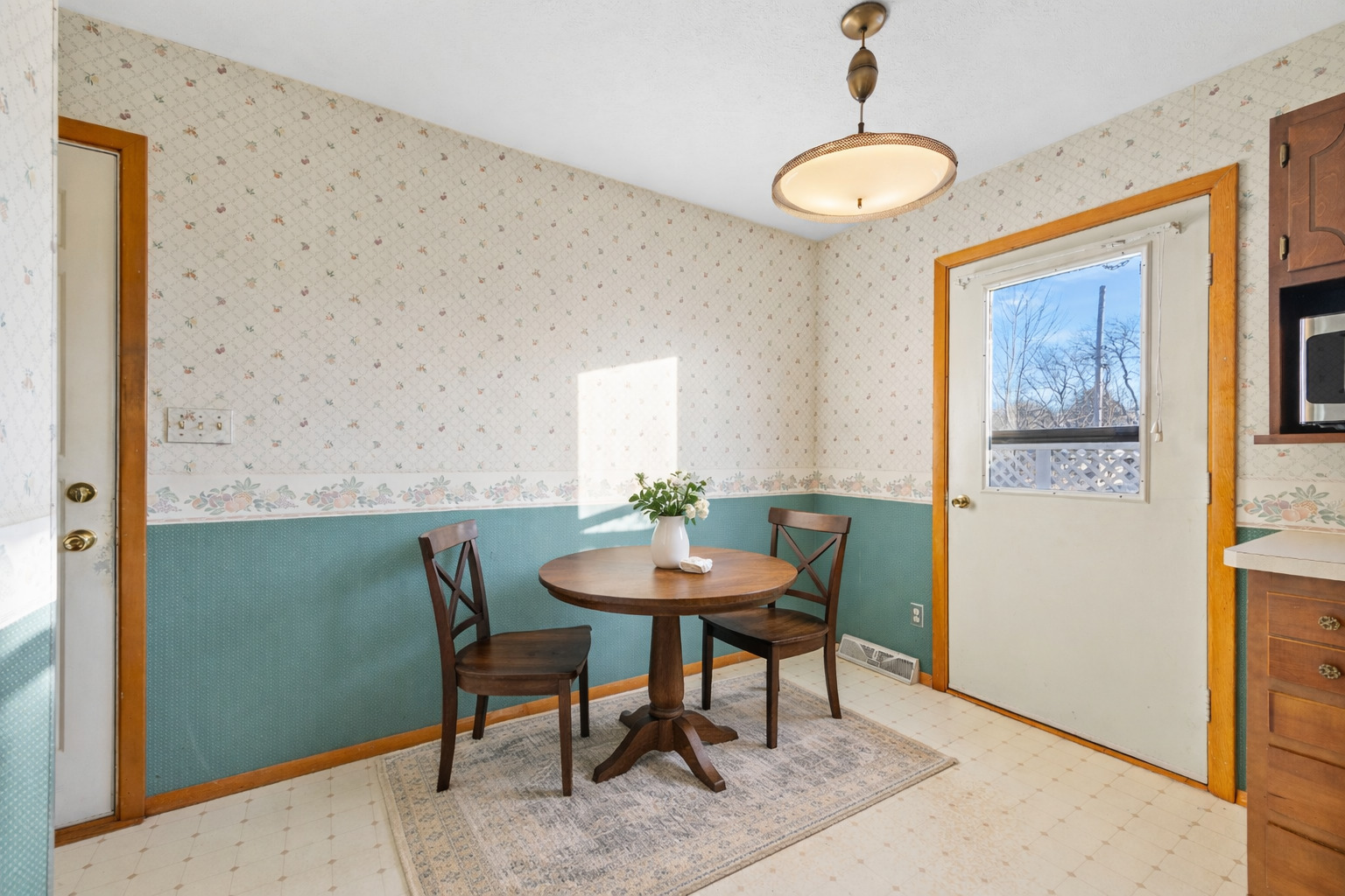 1319 Rutledge Road Bloomington, IL 61704 - Photo 6 of 31 Gallery Image 6