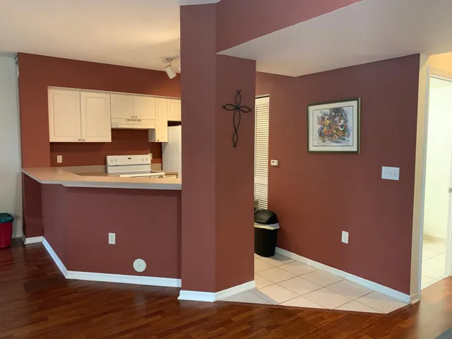 a view of a livingroom with furniture