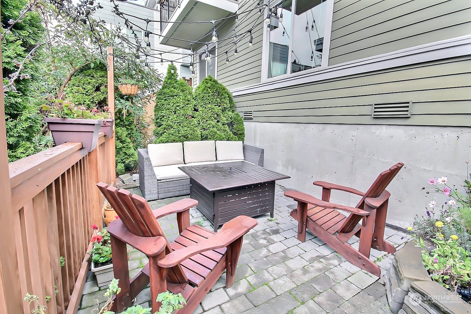 4149 Southwest Frontenac Street, Unit B Seattle, WA 98136 - Photo 34 of 40 Gallery Image 34