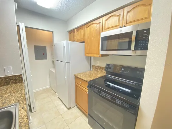 $1,250 | 208 Afton Square, Unit 203, Altamonte Springs, FL 32714