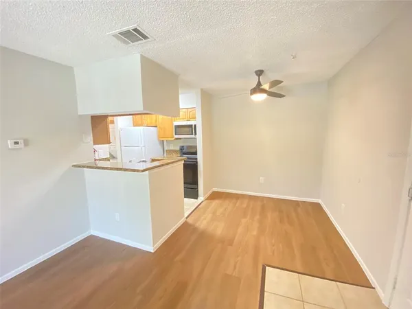 $1,250 | 208 Afton Square, Unit 203, Altamonte Springs, FL 32714