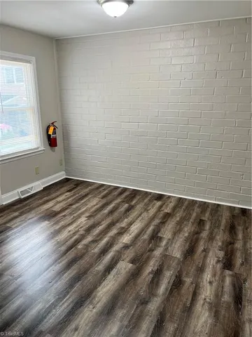 $1,200 | 3100 Summit Avenue, Unit J, Greensboro, NC 27405