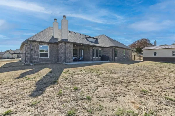 $699,990 | 320 Oak Mdw Lane, Weatherford, TX 76085