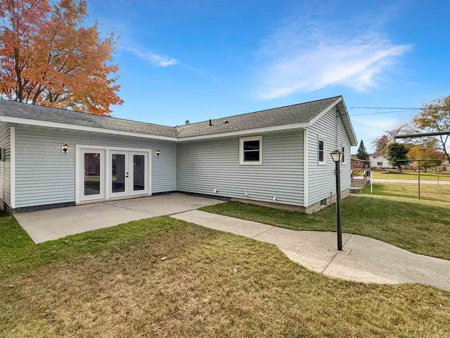 $244,900 | 1608 22nd Avenue, Menominee, MI 49858