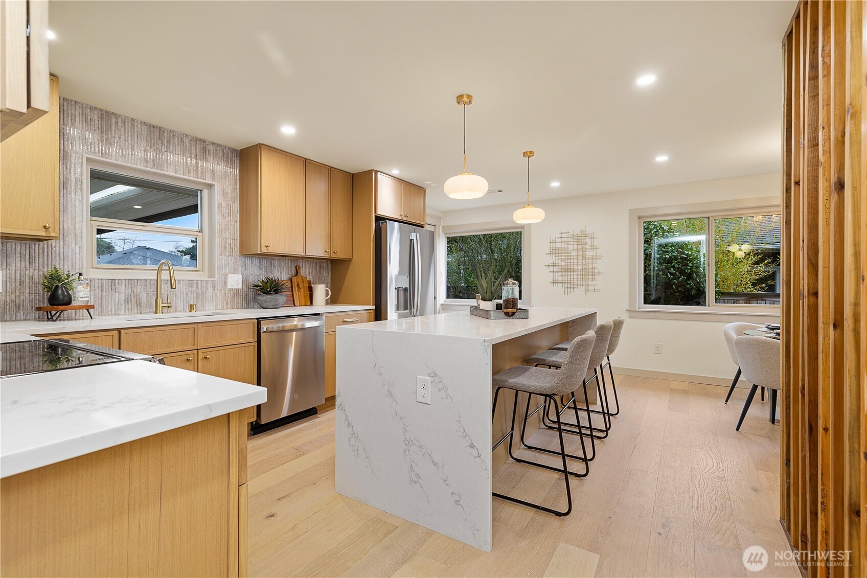 9506 18th Avenue Northwest Seattle, WA 98117 - Photo 13 of 40