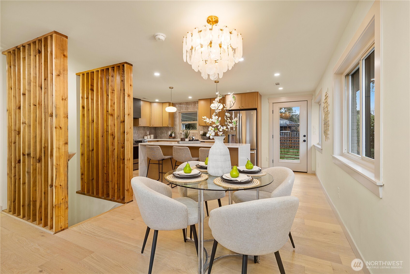 9506 18th Avenue Northwest Seattle, WA 98117 - Photo 10 of 40