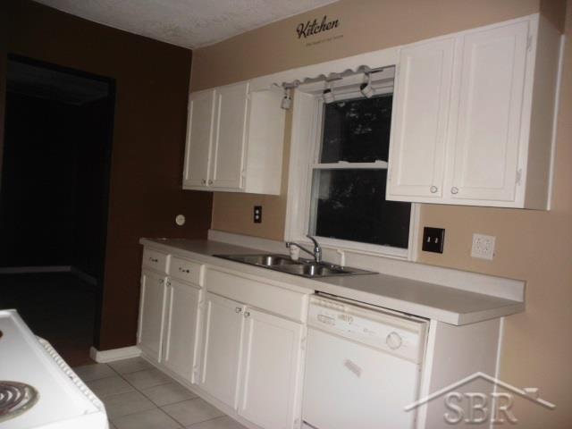 7055 Sarle Road Freeland, MI 48623 - Photo 12 of 24 31274874-11.JPG