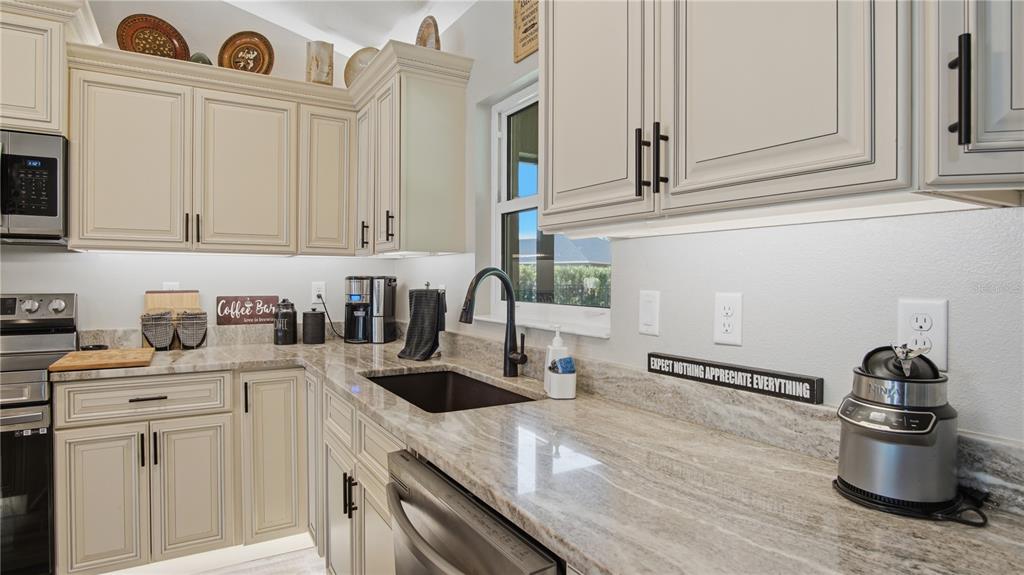 6752 Southwest 179th Ave Road Dunnellon, FL 34432 - Photo 13 of 37