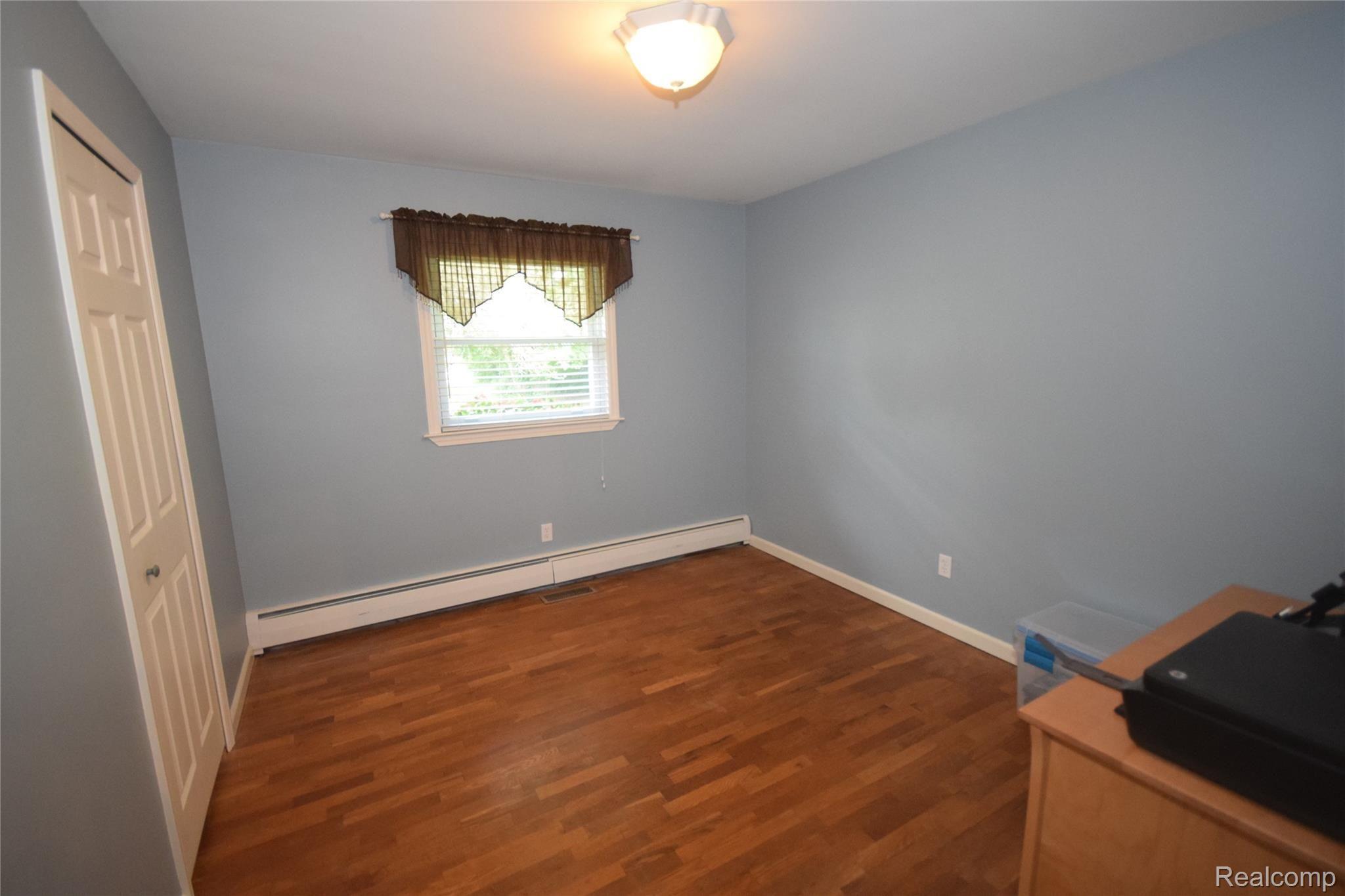 10055 Fenton Road Fenton, MI 48430 - Photo 12 of 23 DSC_0258.JPG