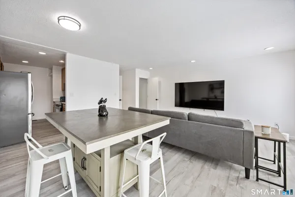 $319,900 | 675 Newfield Street, Unit 2, Middletown, CT 06457