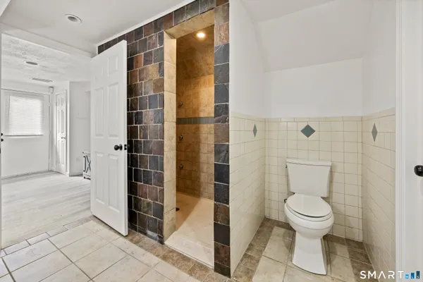 $319,900 | 675 Newfield Street, Unit 2, Middletown, CT 06457