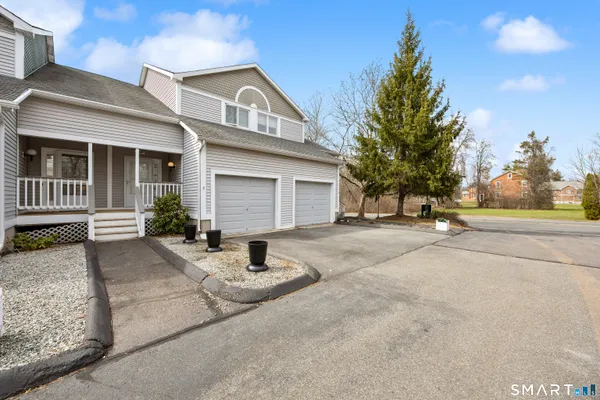 $319,900 | 675 Newfield Street, Unit 2, Middletown, CT 06457