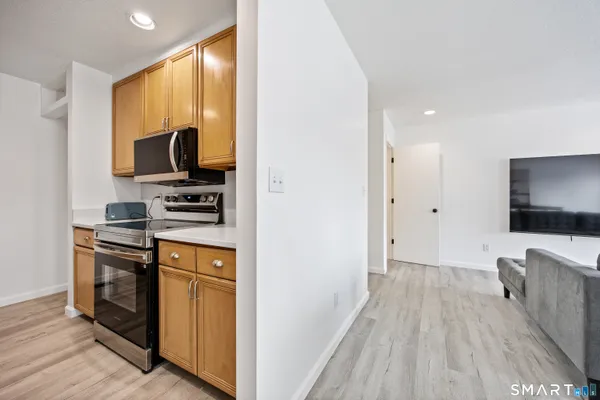 $319,900 | 675 Newfield Street, Unit 2, Middletown, CT 06457