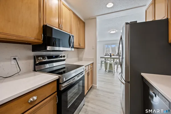 $319,900 | 675 Newfield Street, Unit 2, Middletown, CT 06457