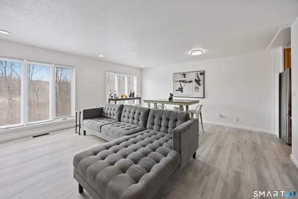 $319,900 | 675 Newfield Street, Unit 2, Middletown, CT 06457