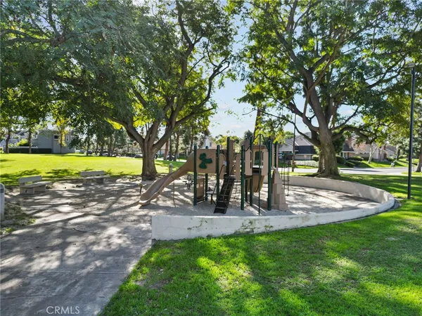 $1,628,000 | 18 Brookdale, Irvine, CA 92604