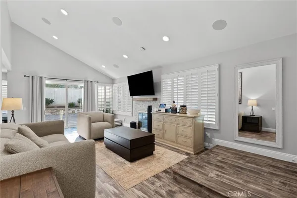 $1,628,000 | 18 Brookdale, Irvine, CA 92604