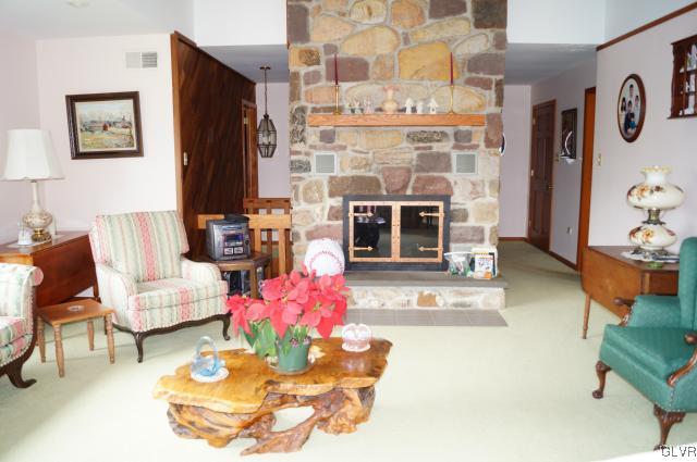443 Willow Road Walnutport, PA 18088 - Photo 9 of 29 Gallery Image 9