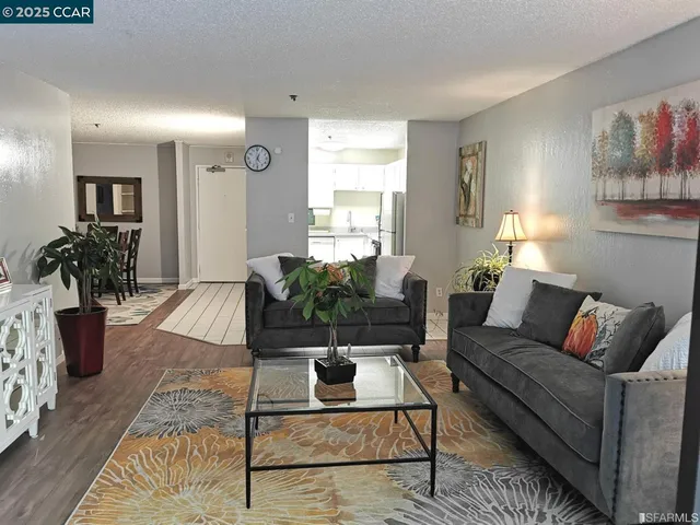 $440,000 | 555 Pierce Street, Unit 328, Albany, CA 94706