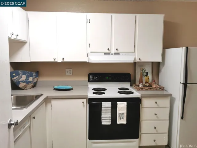 $440,000 | 555 Pierce Street, Unit 328, Albany, CA 94706