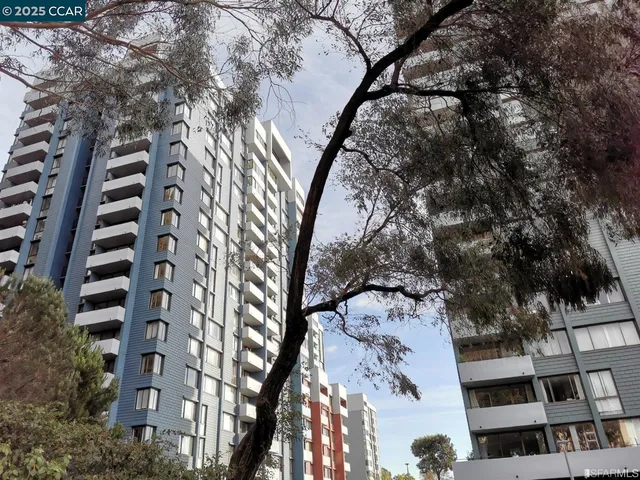 $440,000 | 555 Pierce Street, Unit 328, Albany, CA 94706