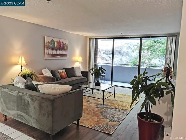 $440,000 | 555 Pierce Street, Unit 328, Albany, CA 94706