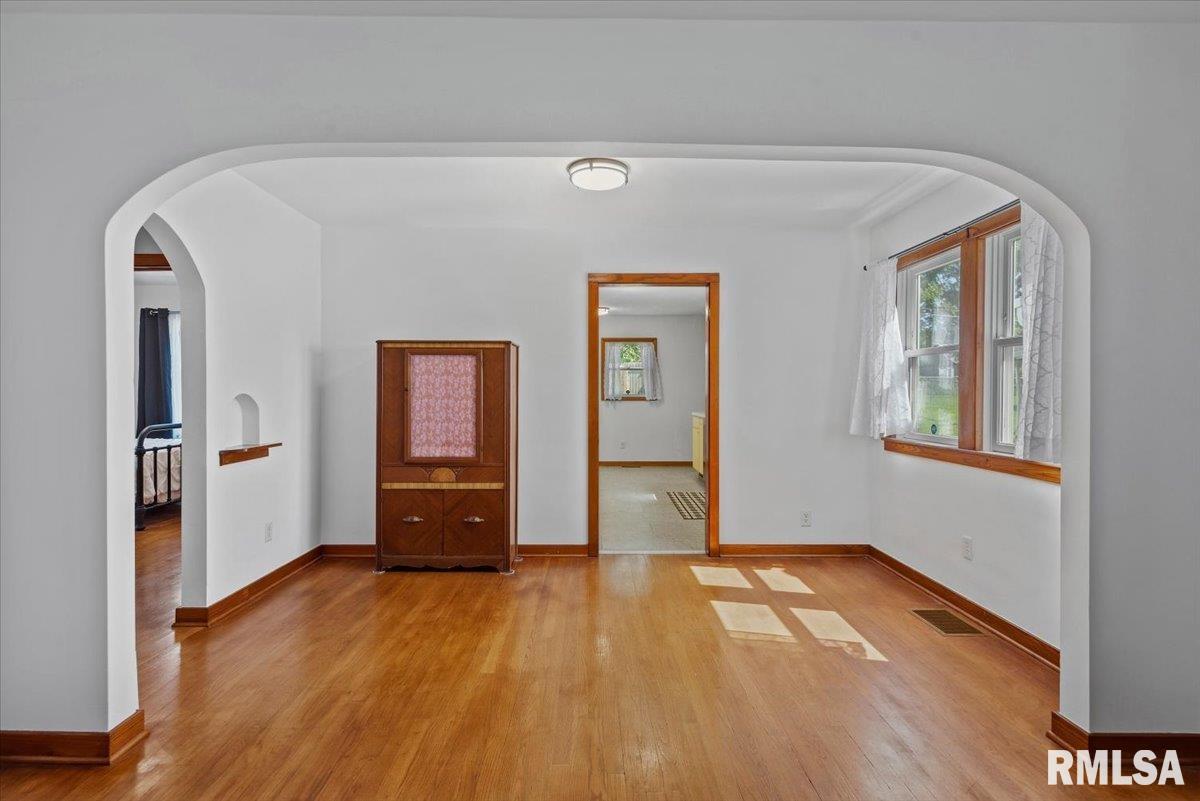 523 Wood Avenue Springfield, IL 62702 - Photo 7 of 30 Gallery Image 7