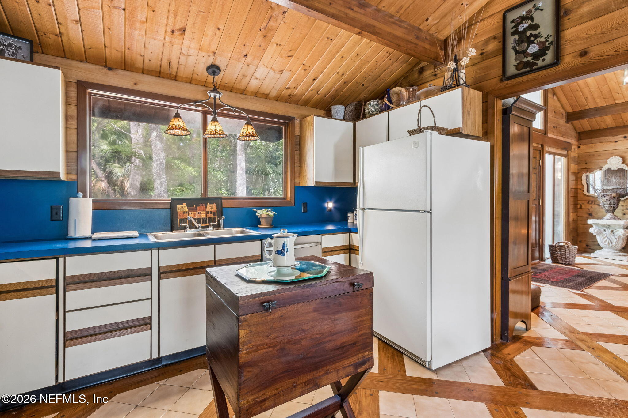 1173 Neck Road Ponte Vedra Beach, FL 32082 - Photo 17 of 39 Kitchen with Window
