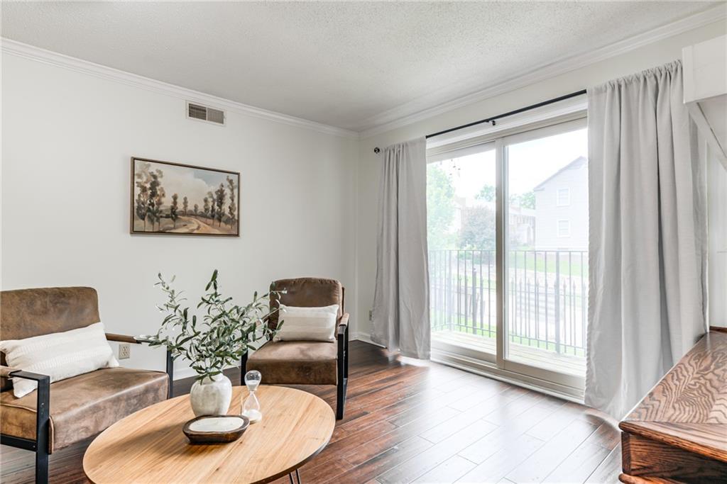 3602 Gillham Road, Unit 4 Kansas City, MO 64111 - Photo 8 of 27