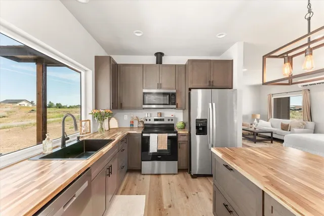 $429,999 | 25751 Westfield Lane, Davenport, WA 99122