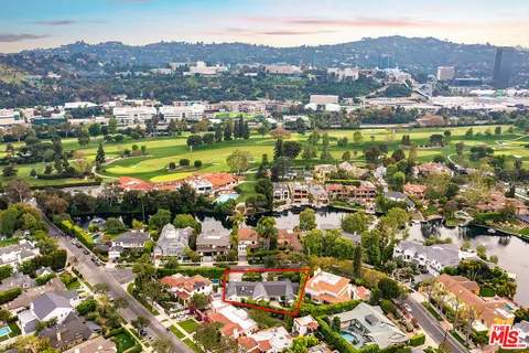 $4,295,000 | 9921 Toluca Lake Avenue, Toluca Lake, CA 91602
