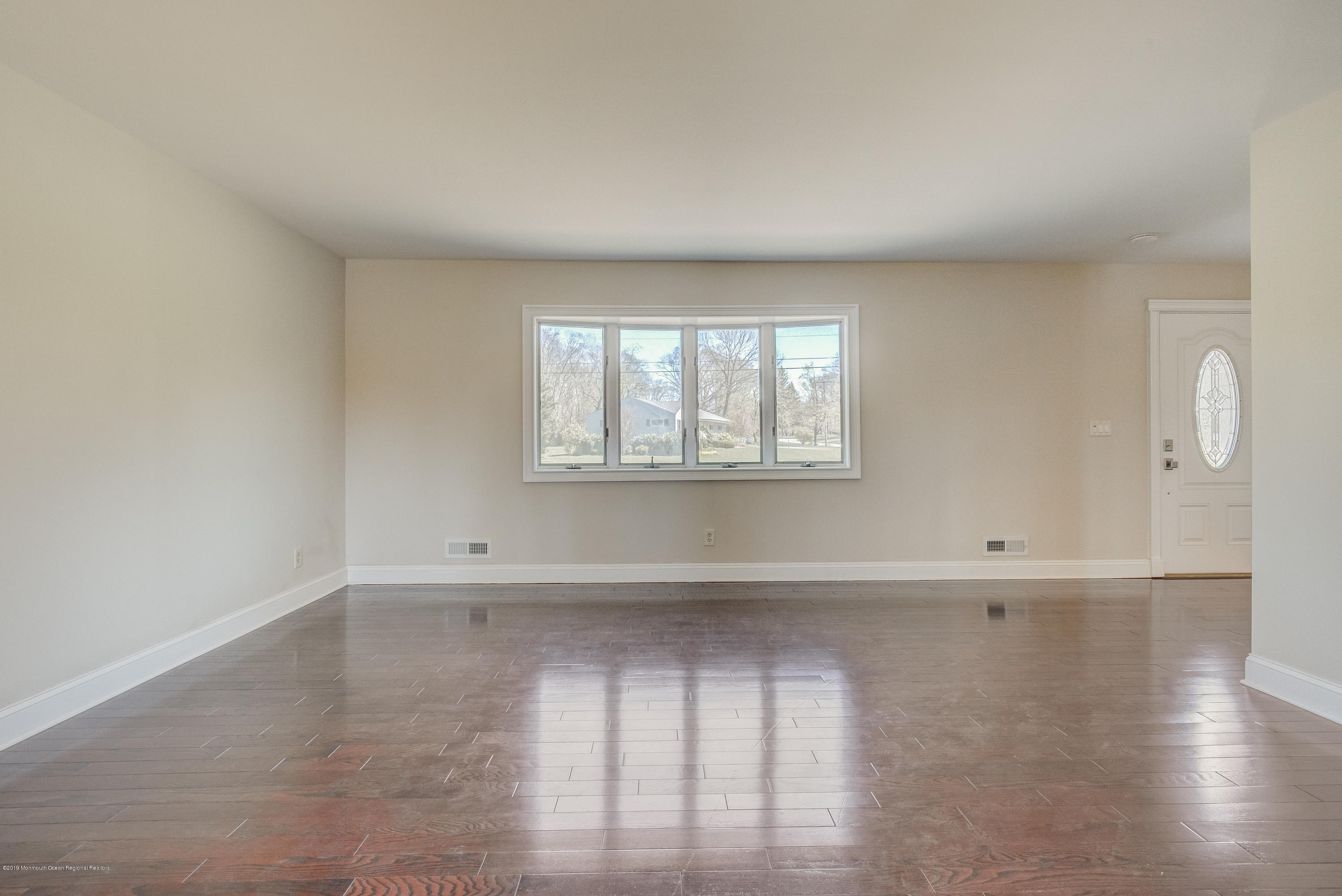 184 Riveredge Road Tinton Falls, NJ 07724 - Photo 15 of 26 06-Living Room