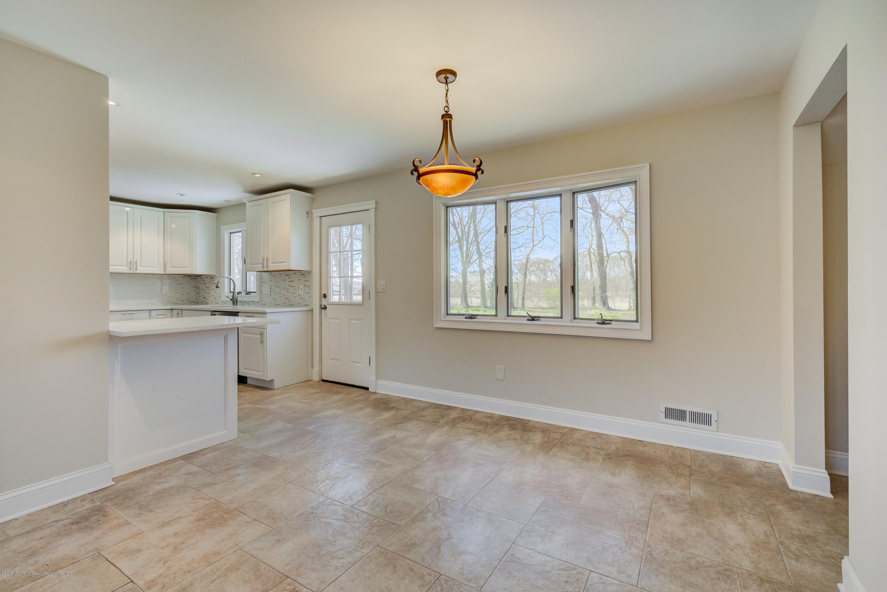 184 Riveredge Road Tinton Falls, NJ 07724 - Photo 16 of 26 07-Dining Area